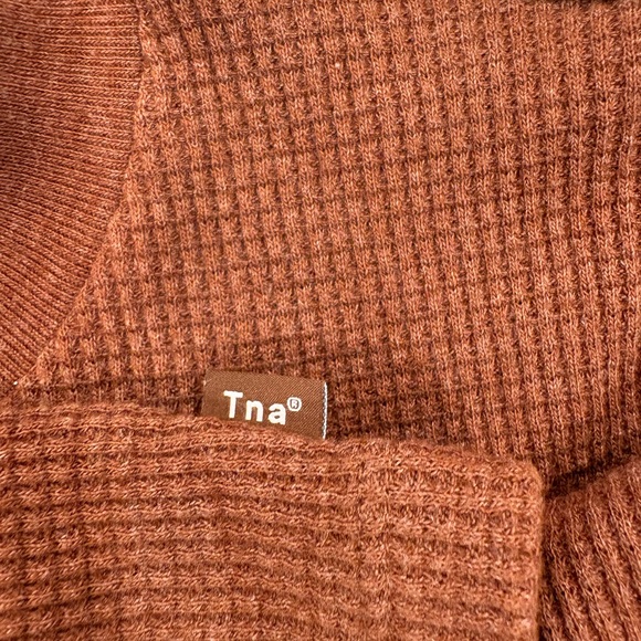 Aritzia - TNA - Thermal Mockneck Cropped Long Sleeve - Picture 4 of 6